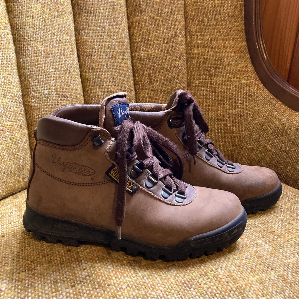 VASQUE hiking backpacking all leather gore-tex boots, size 6M